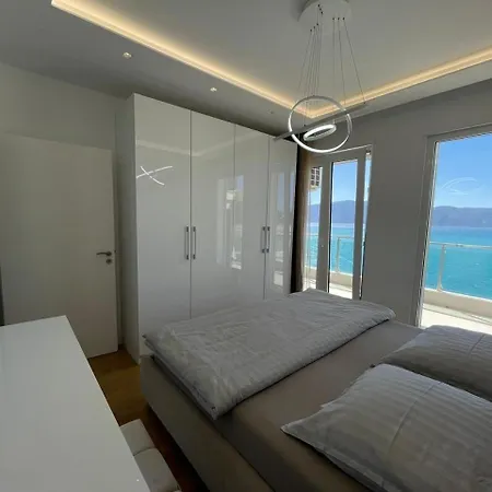 Apartamento Albina 1&2 *